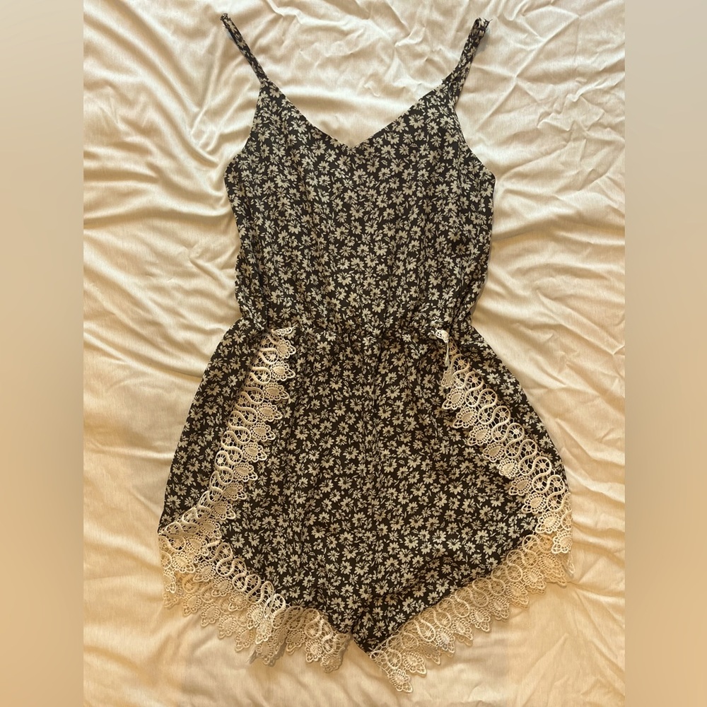 Poetry floral romper - size medium
